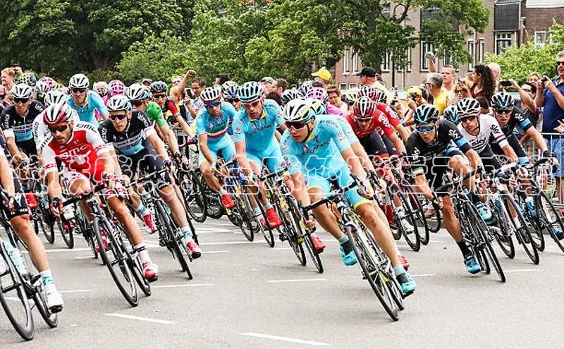 篮联盛典：全球篮球运动盛事